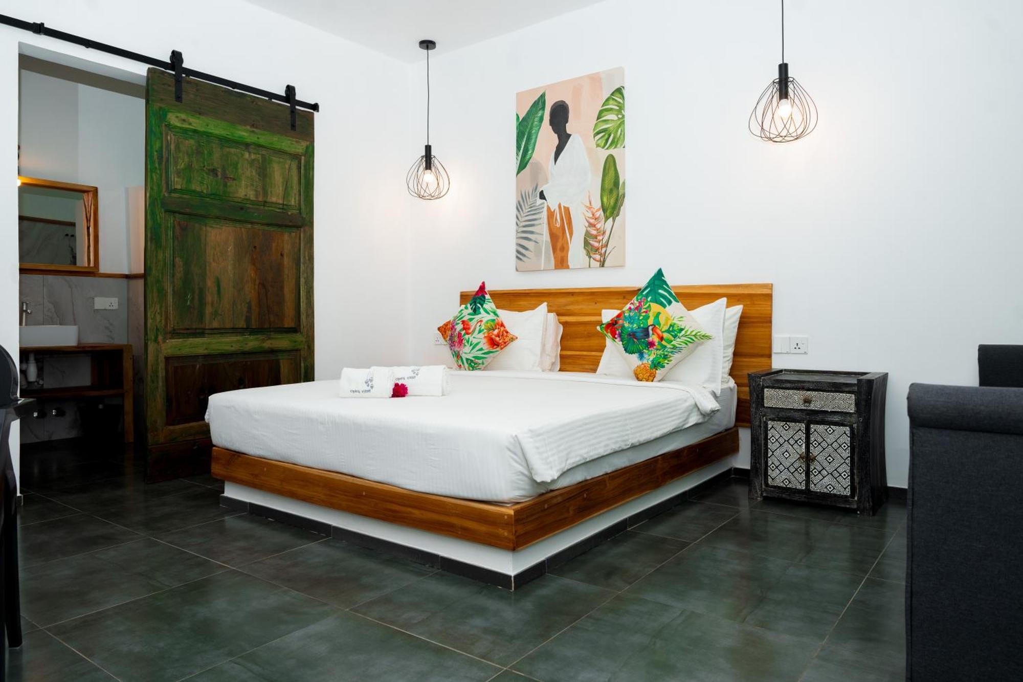Opera Hotel 2*